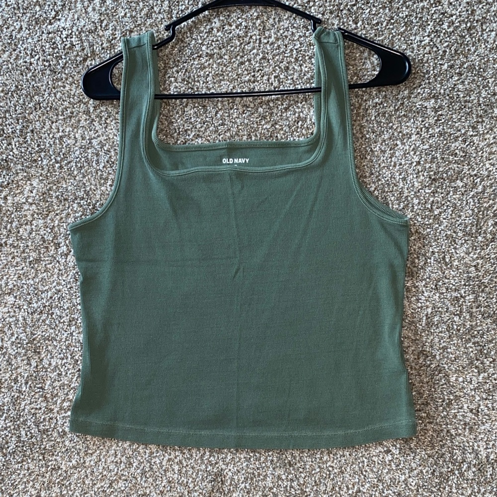 💚 3/$15 Old Navy Forest Green Square Neck Crop Top - Picture 2 of 3